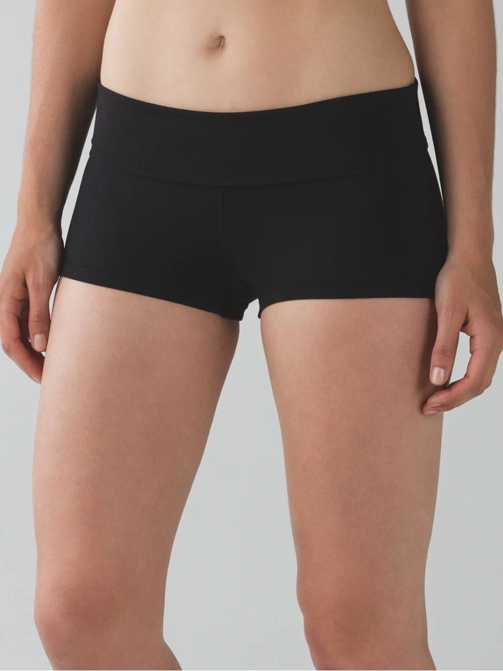 Lululemon| Reversible ‘Boogie Shorts’ Roll Down (Purple Waistband)